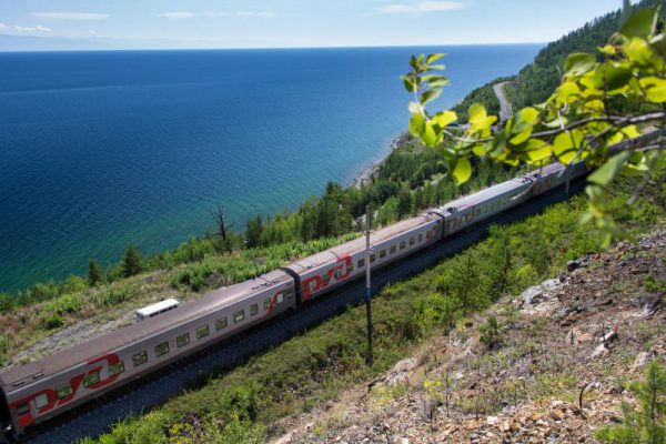 Как доехать до Крыма на поезде, самолете или автомобиле