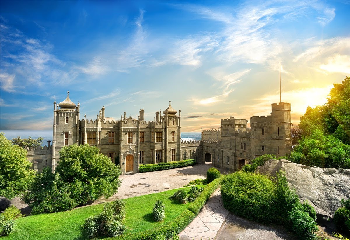 Воронцовский дворец в Крыму в городе Алупка - фото 1