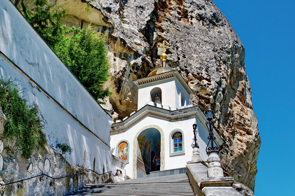 Свято-успенский монастырь в скале в Бахчисарае - фото 4
