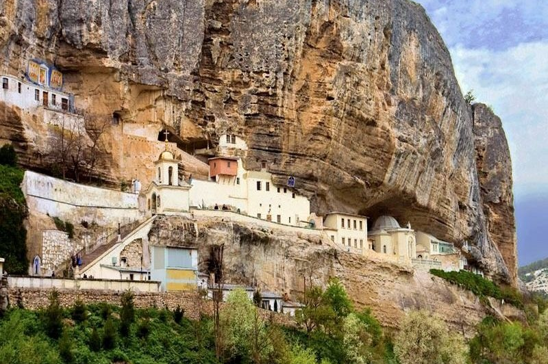 Свято-успенский монастырь в скале в Бахчисарае - фото 5